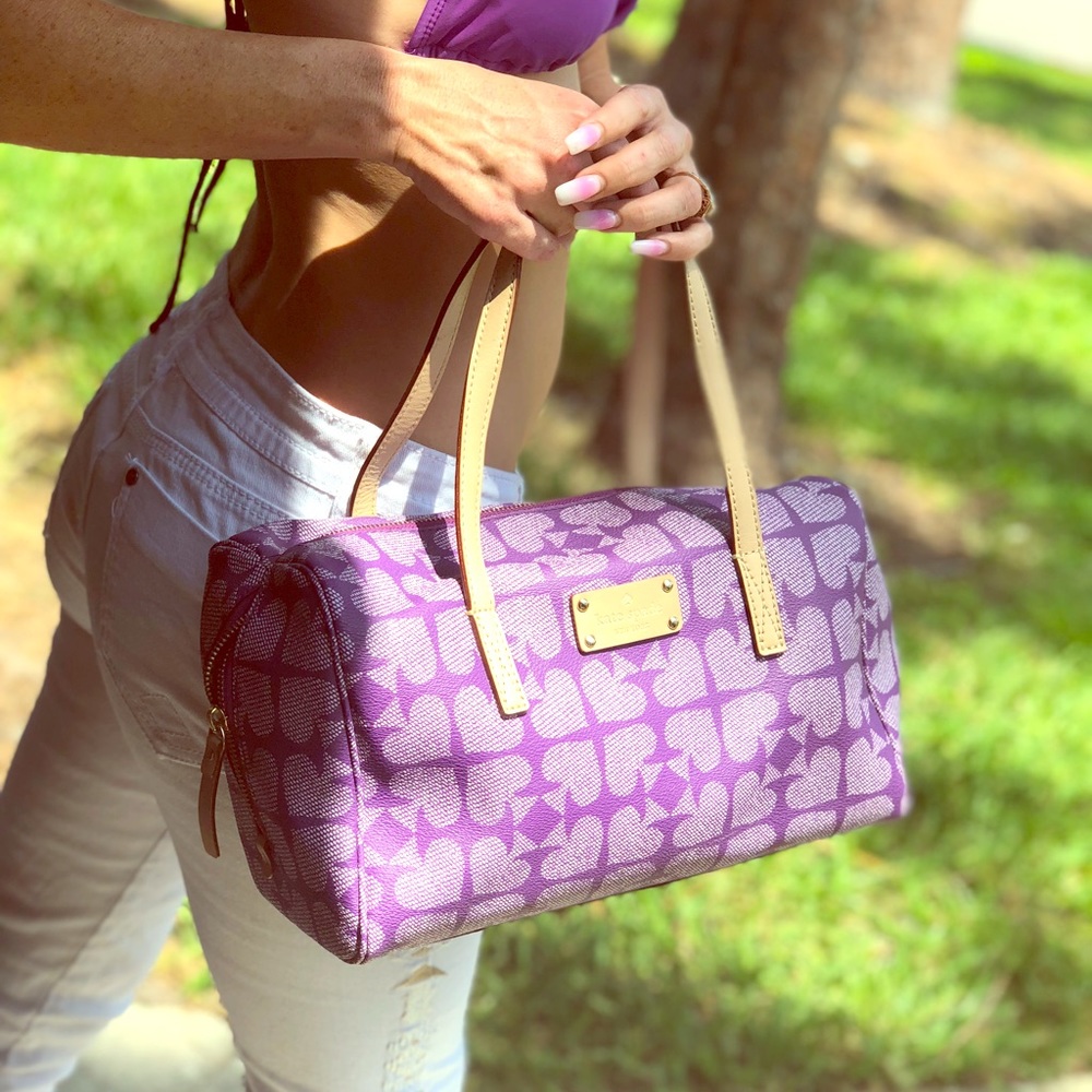 BARELY USED UNIQUE KATE SPADE PURSE.